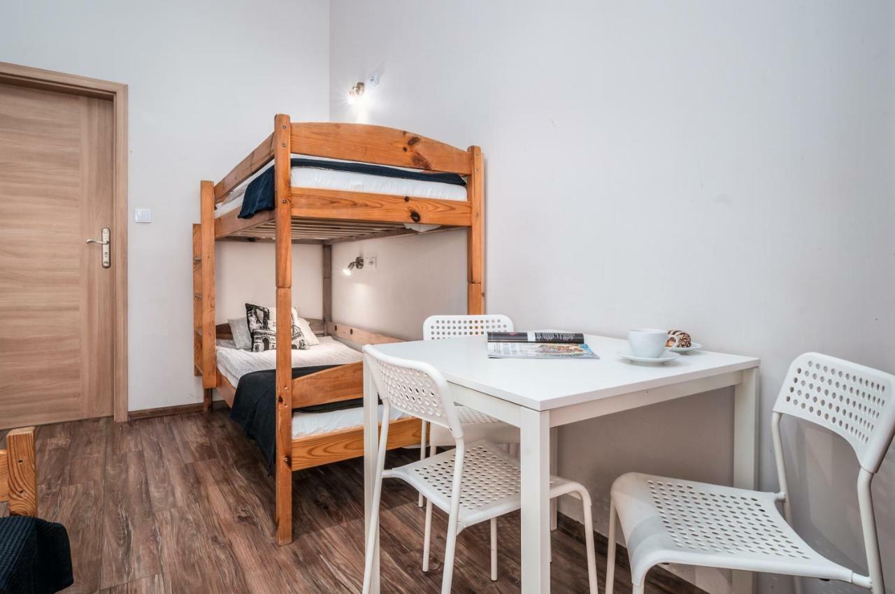 Puffa Hostel Lux วอร์ซอ ภายนอก รูปภาพ