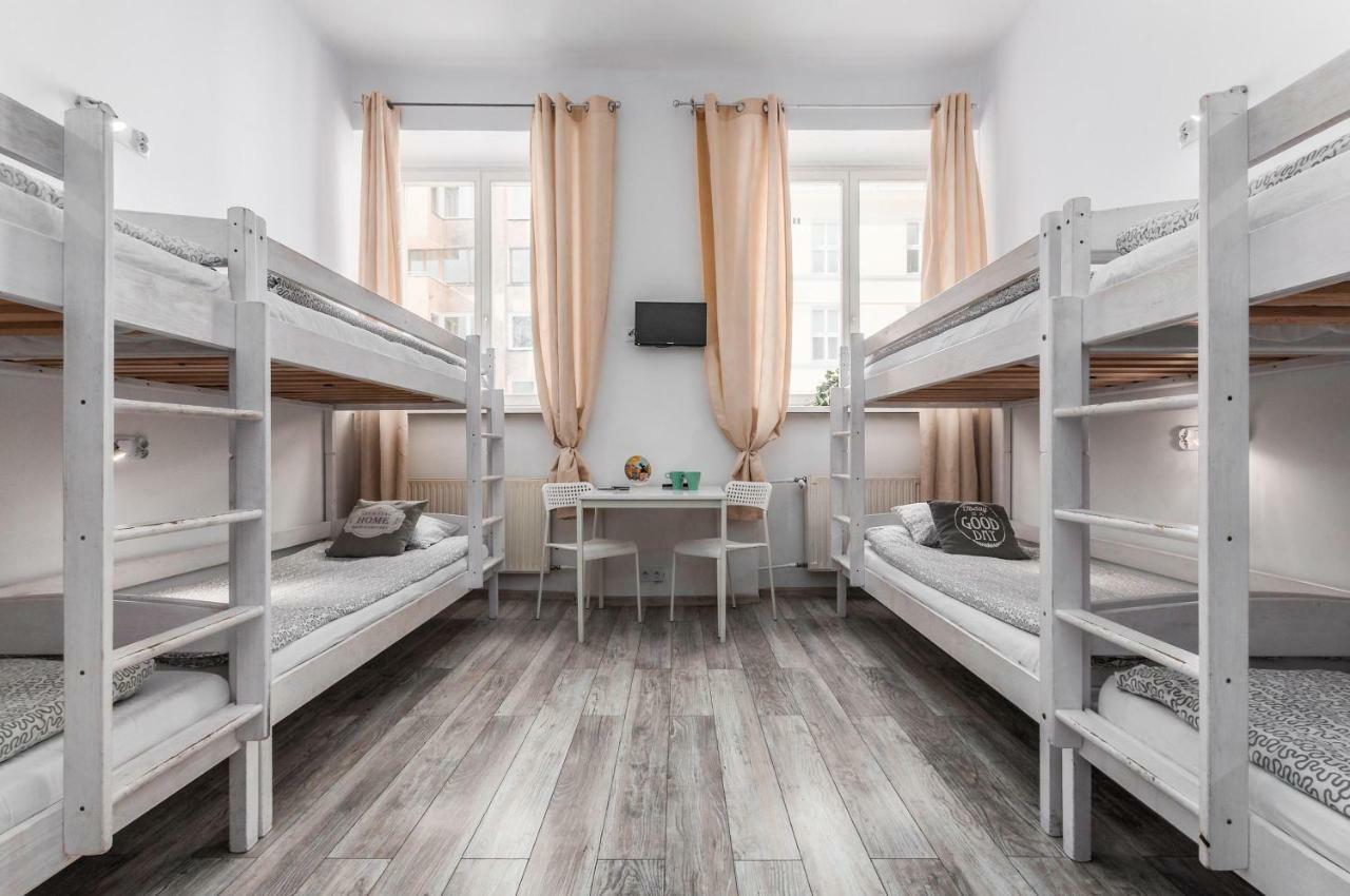 Puffa Hostel Lux วอร์ซอ ภายนอก รูปภาพ